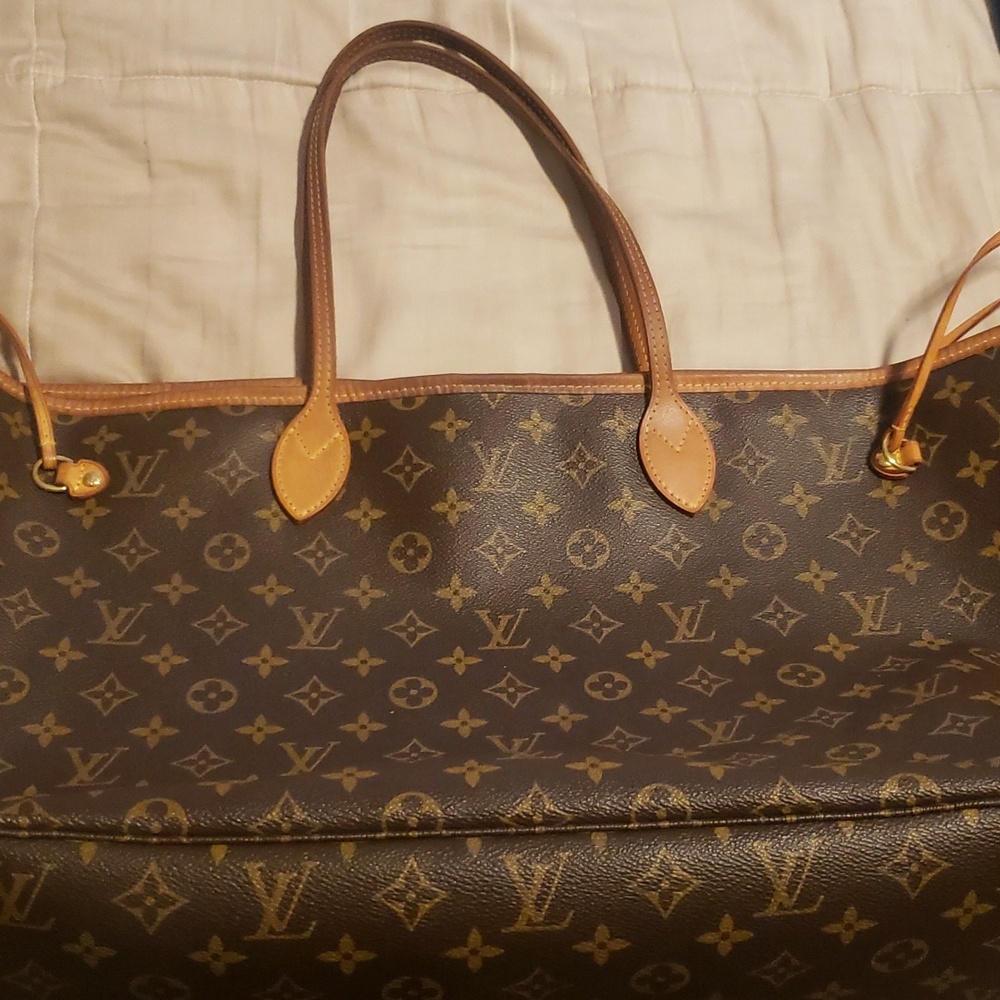 Authentic louis Vuitton neverfull tote